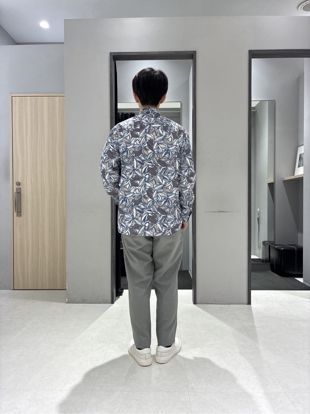わいずみさんの「TAKEO KIKUCHI｜カカオ柄プリントシャツ」を使ったコーディネート