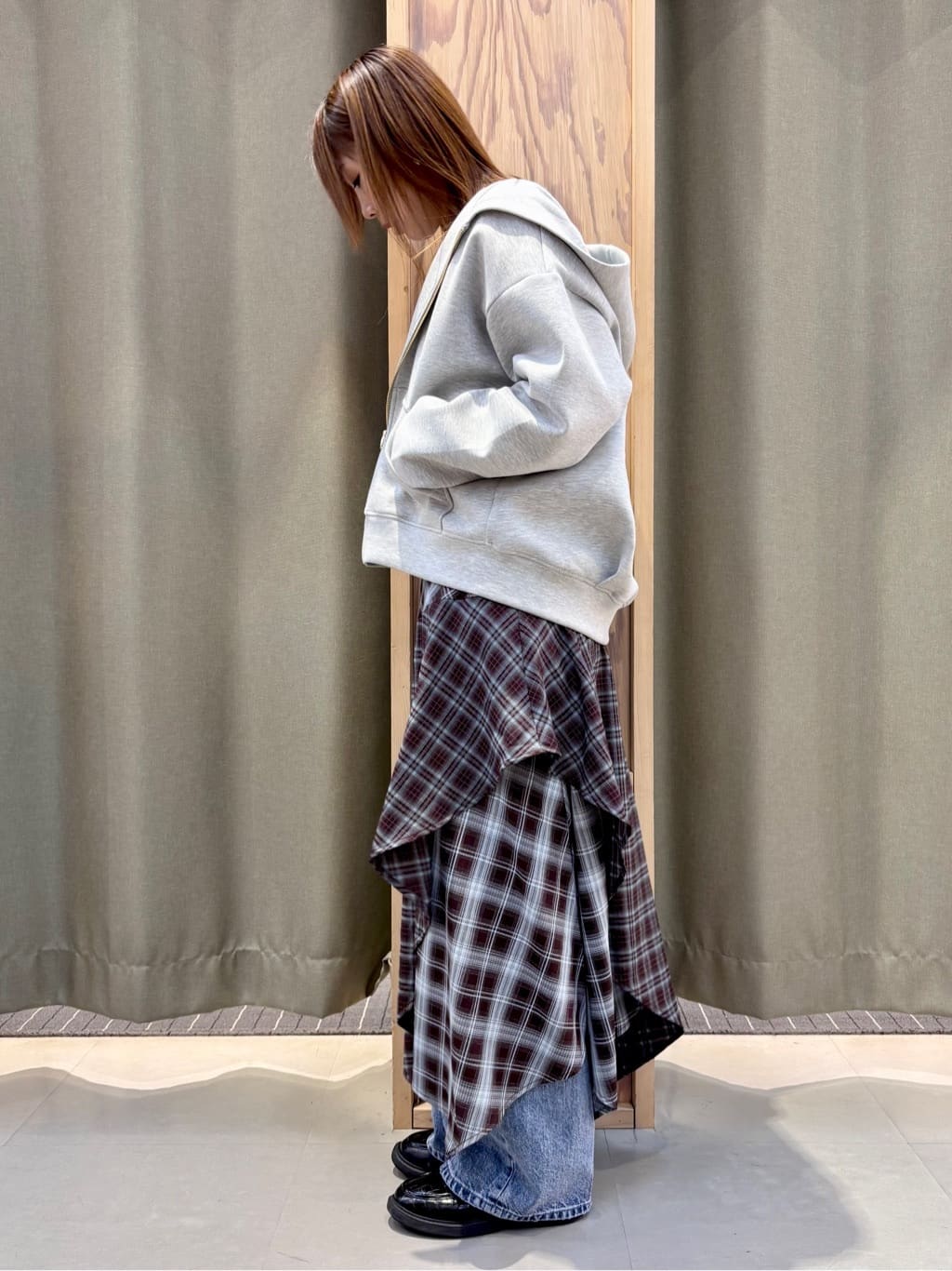 HaNeさんの「THE SHOP TK｜ダンボールジップパーカ」を使ったコーディネート
