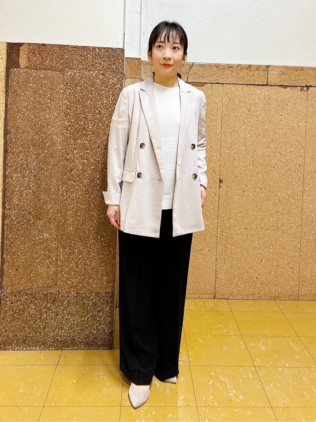 hattoriさんの「INDIVI｜【洗える／UVケア／SETUP可】着る日傘ワイドパンツ」を使ったコーディネート