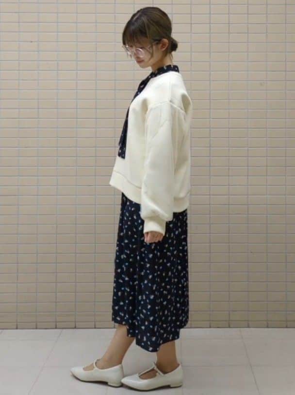 ひまりさんの「Reflect｜【セレモニー／通勤／おでかけに◎】フラワープリントボウタイワンピース」を使ったコーディネート