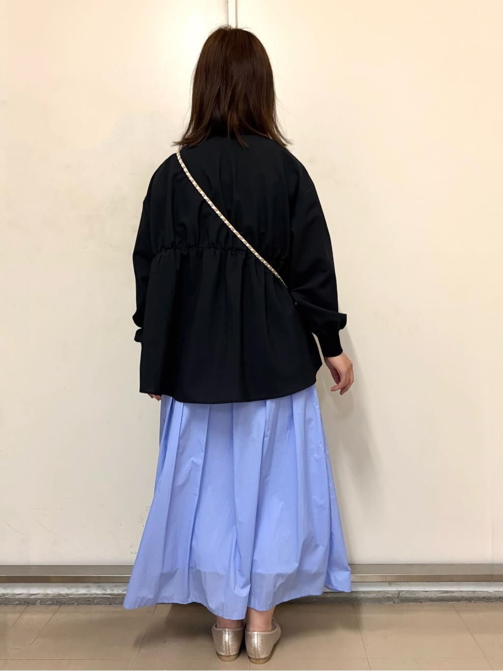 やまさんの「OPAQUE.CLIP｜フリルヘンリーネックニット【洗濯機OK／抗ピル】」を使ったコーディネート