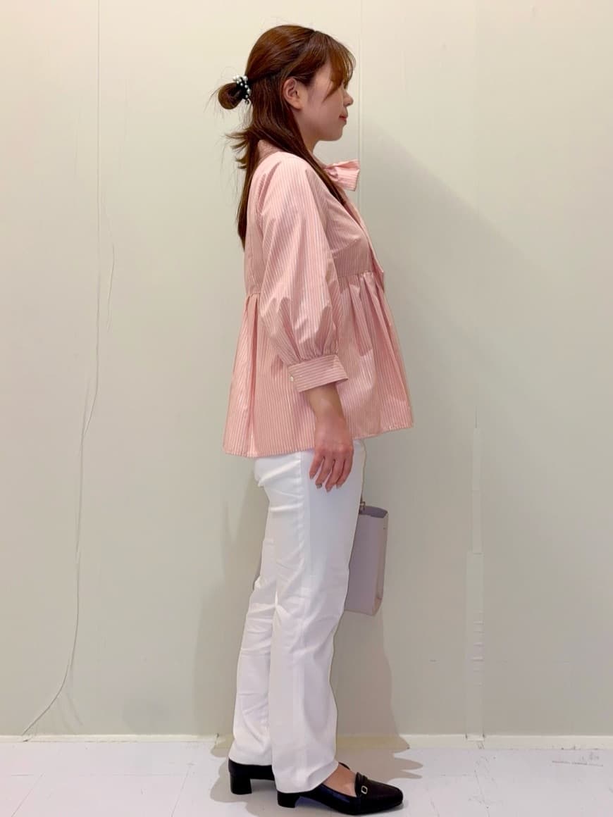 ayumiさんの「OPAQUE.CLIP｜ペプラムブラウス／ボウタイ取り外し可【洗濯機OK／イージーアイロン／防シワ】《XS～LL／8col》」を使ったコーディネート