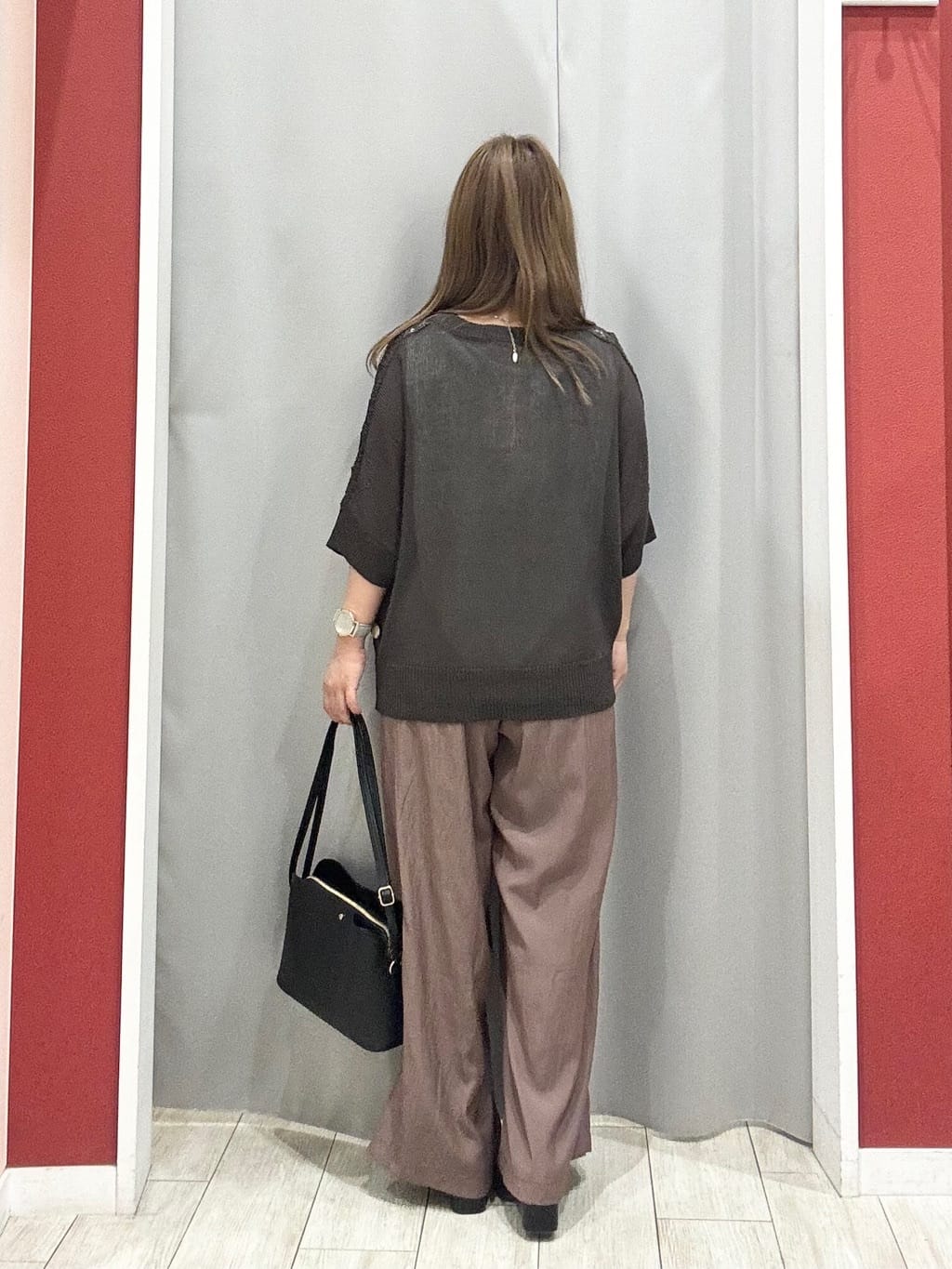 shioさんの「SHOO･LA･RUE｜【2点セット/洗濯機可/S-LL】透かし編みで涼やか 大人のドルマンニット」を使ったコーディネート