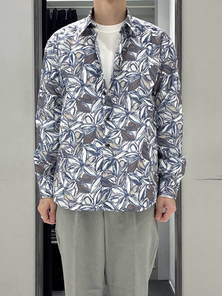 わいずみさんの「TAKEO KIKUCHI｜カカオ柄プリントシャツ」を使ったコーディネート