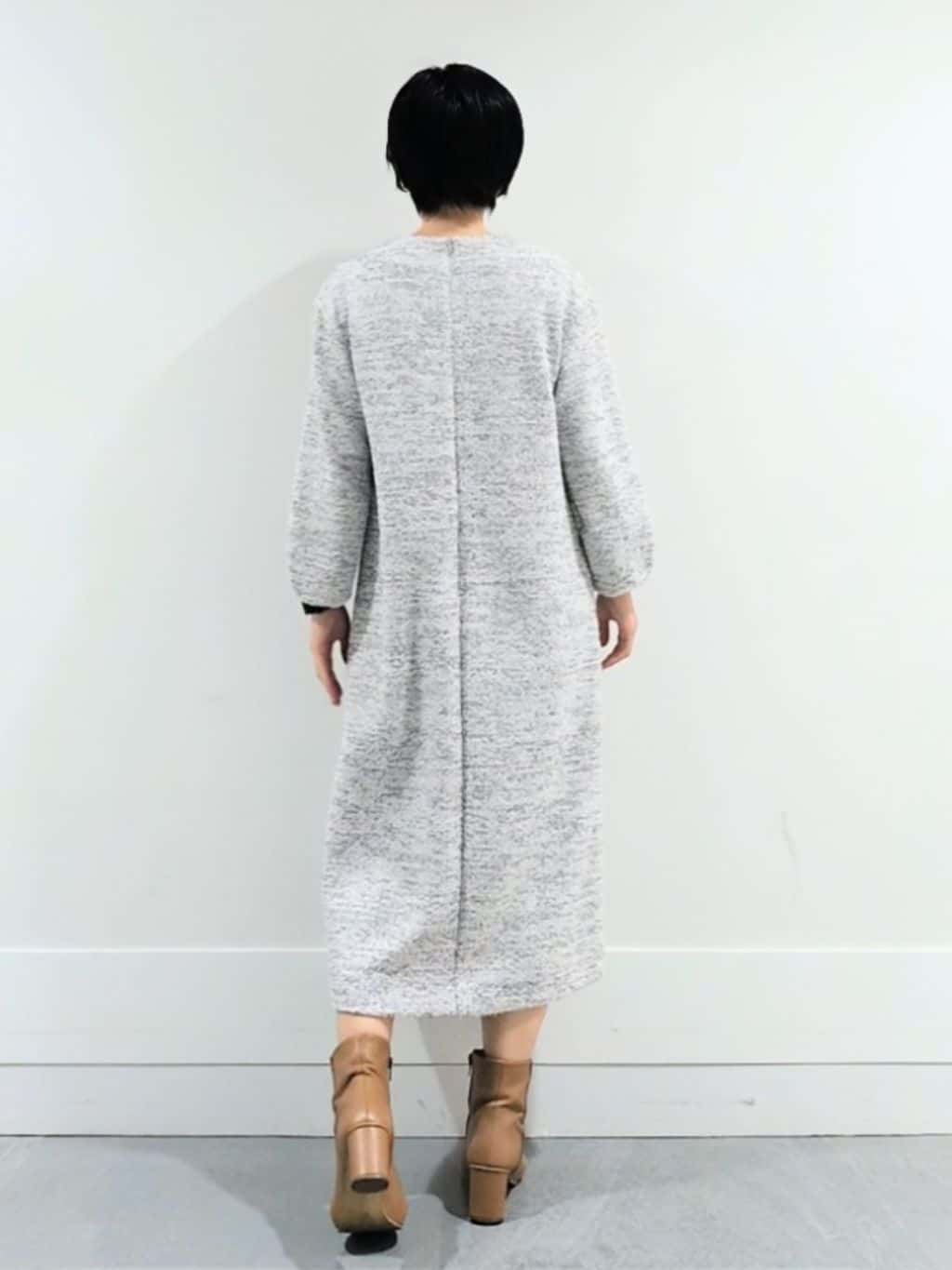 ミズタさんの「UNTITLED｜【洗える/ストレッチ】ツイードジャージワンピース」を使ったコーディネート