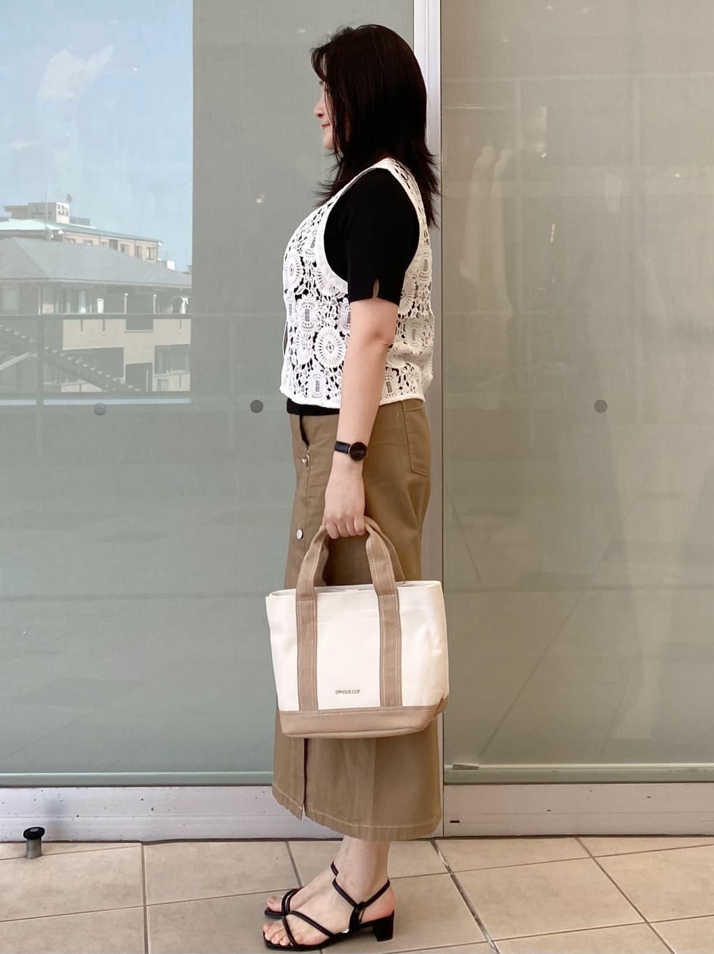 Jeanさんの「OPAQUE.CLIP｜レースVネックベスト」を使ったコーディネート