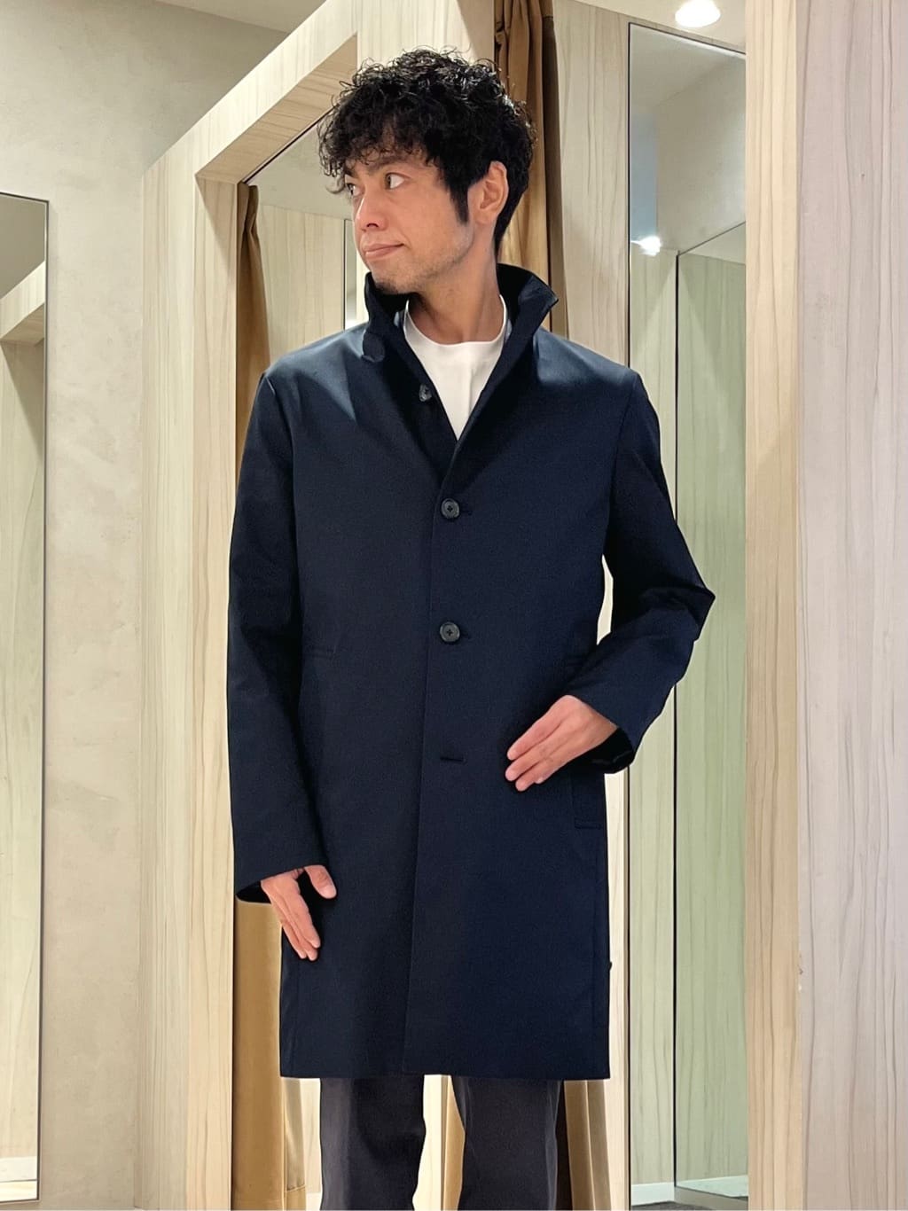 URAさんの「TAKEO KIKUCHI｜撥水ツイル スタンドカラー コート」を使ったコーディネート