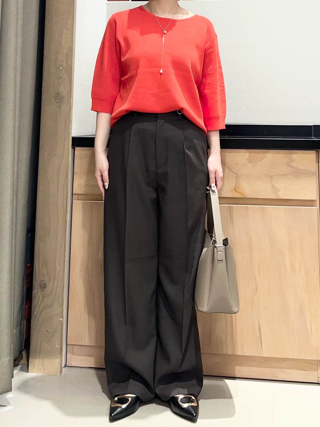 かのさんの「THE SHOP TK｜【S-XL/ひんやりタッチ】美しさ際立つ 6分袖ニット 洗濯機OK/UVケア/毛玉になりにくい」を使ったコーディネート
