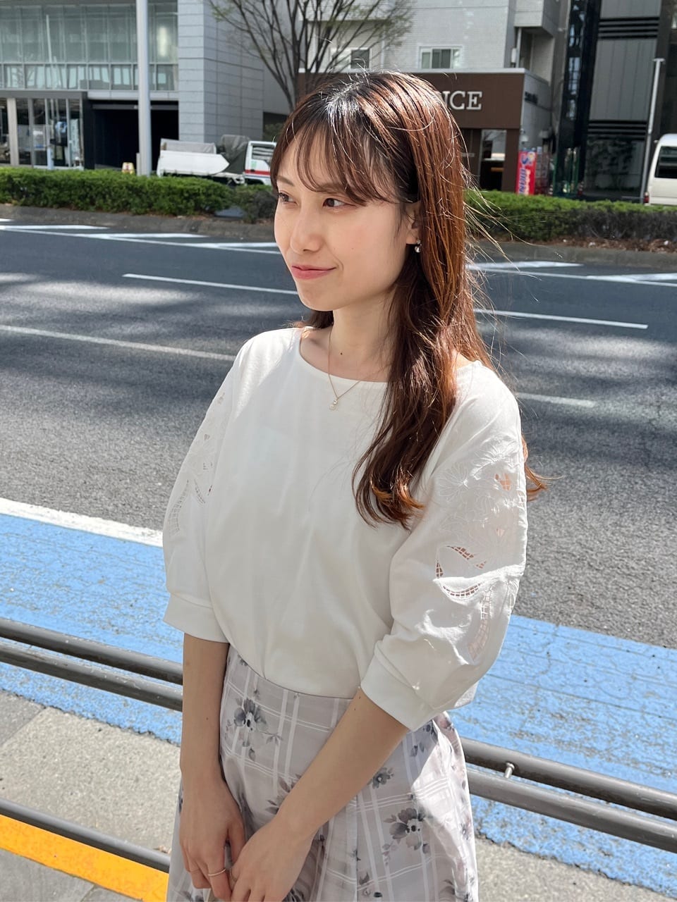 はばさんの「Couture brooch｜【接触冷感・UVカット】エンブロドルマントップス」を使ったコーディネート