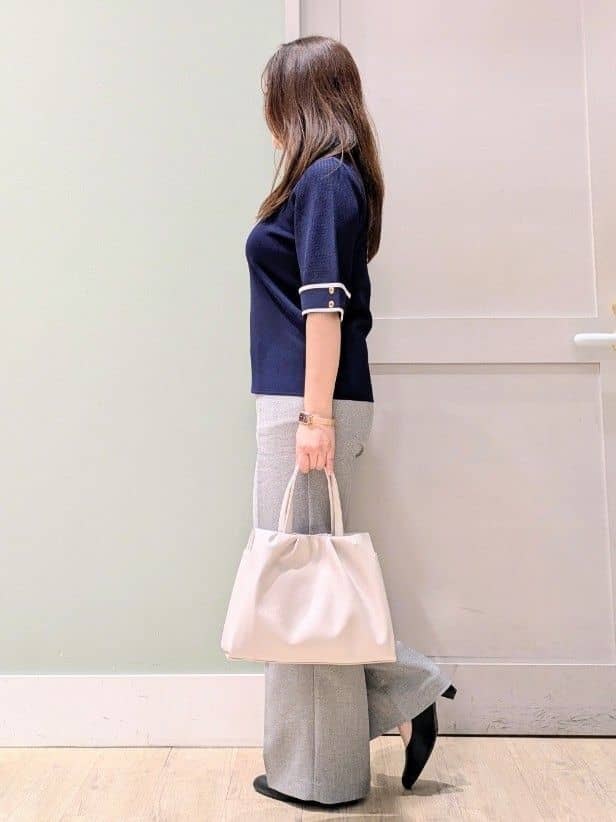 チグ♪さんの「grove｜新色追加！【シリーズ累計36万枚/名品ニット】やわらかドライタッチ 袖メッシュ編みニット」を使ったコーディネート