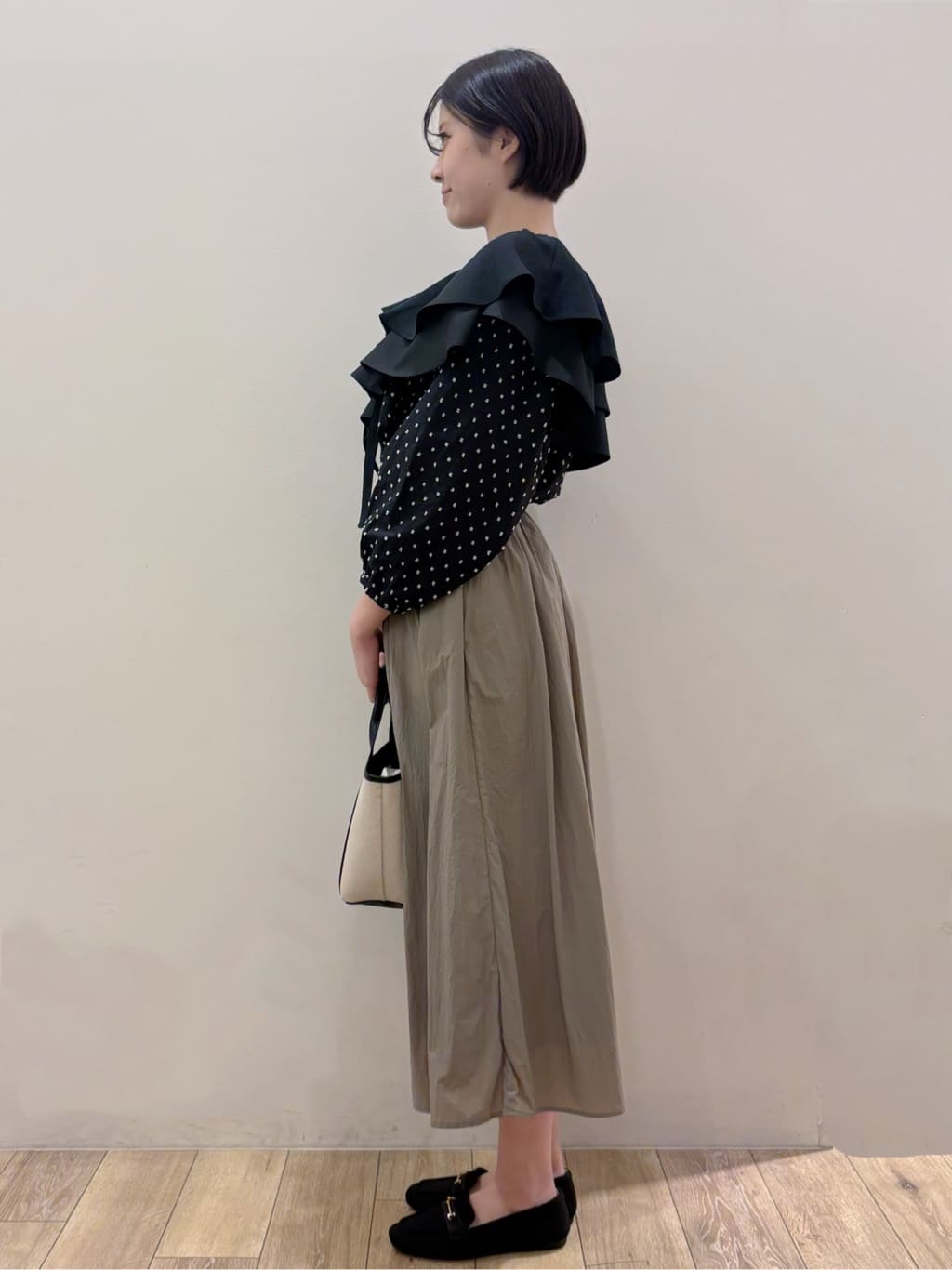 RINさんの「OPAQUE.CLIP｜シアーイージーフレアスカート【洗濯機OK】」を使ったコーディネート