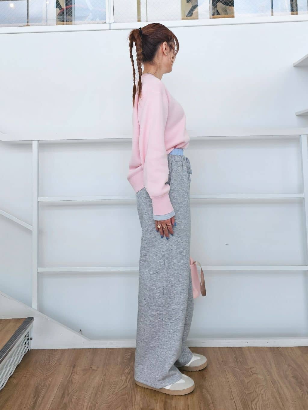 ゆゆさんの「SHOO･LA･RUE｜【洗濯機可/S-LL/インしなくても着られる】1枚で決まる　レイヤード風スウェットライクニット」を使ったコーディネート