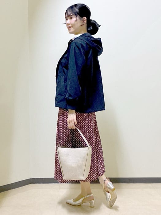  beni_gingerさんの「Reflect｜【WEB先行カラーあり／マシンウォッシュ可／ウエスト総ゴム】コツキ幾何柄ロングスカート」を使ったコーディネート