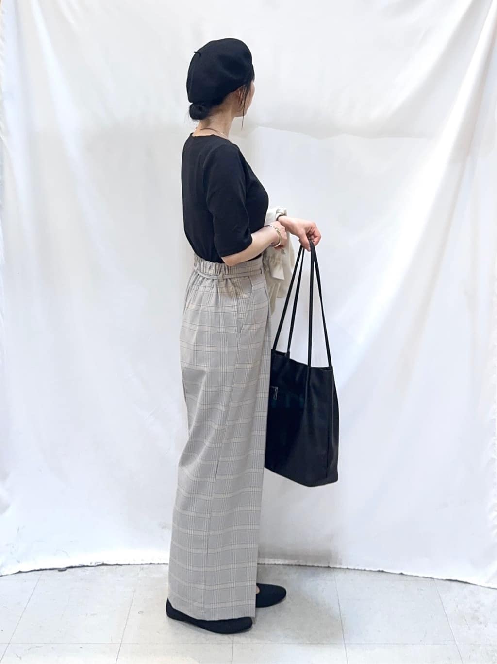 𝐇𝐢𝐫𝐨𝐦𝐢さんの「SHOO･LA･RUE｜【ネックアソート/洗濯機可】テレコ5分袖トップス」を使ったコーディネート