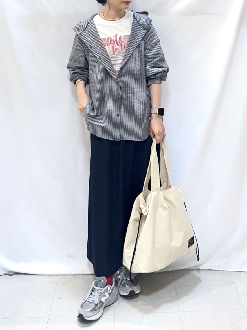 𝐇𝐢𝐫𝐨𝐦𝐢さんの「SHOO･LA･RUE｜【綿100％/S-LL/プチプラ】選べる3柄 プリントアソートTシャツ」を使ったコーディネート