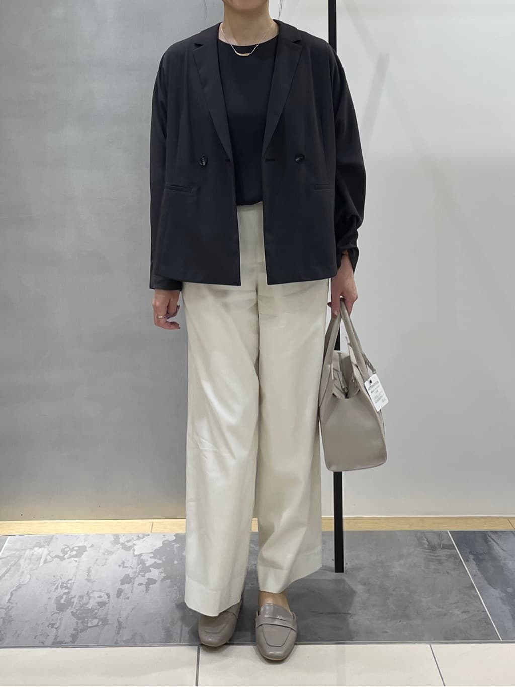 shihoさんの「INDIVI｜【接触冷感／透湿／着る日傘】ドルマンダブルジャケット」を使ったコーディネート