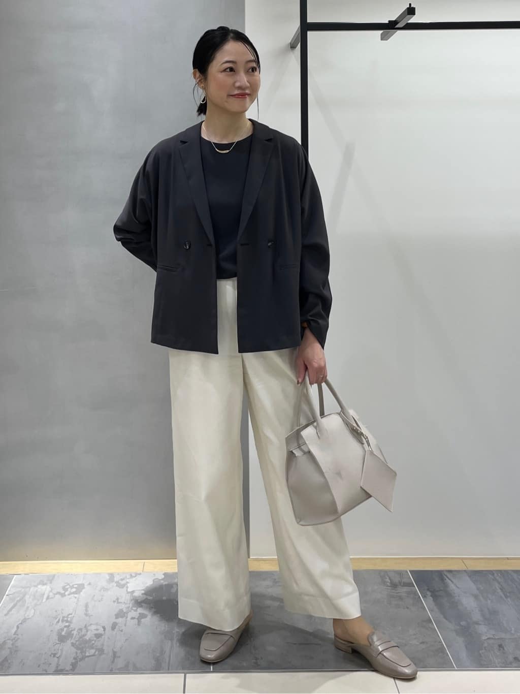 shihoさんの「INDIVI｜【接触冷感／透湿／着る日傘】ドルマンダブルジャケット」を使ったコーディネート