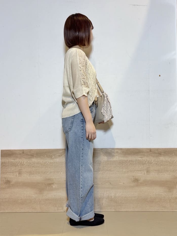 るねさんの「SHOO･LA･RUE｜【2点セット/洗濯機可/S-LL】透かし編みで涼やか 大人のドルマンニット」を使ったコーディネート