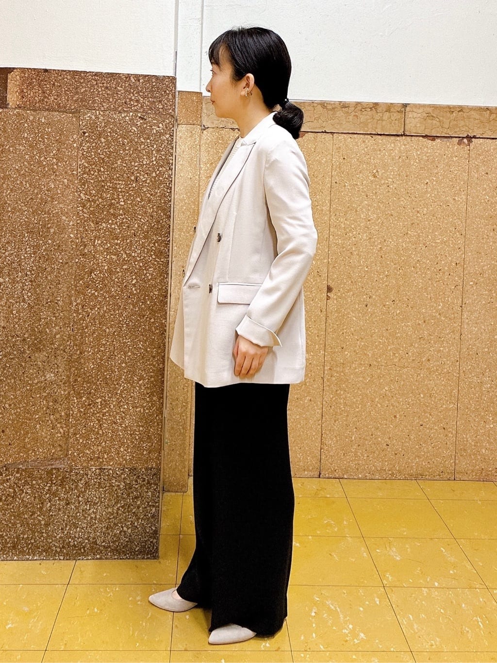 hattoriさんの「INDIVI｜【洗える／UVケア／SETUP可】着る日傘ワイドパンツ」を使ったコーディネート