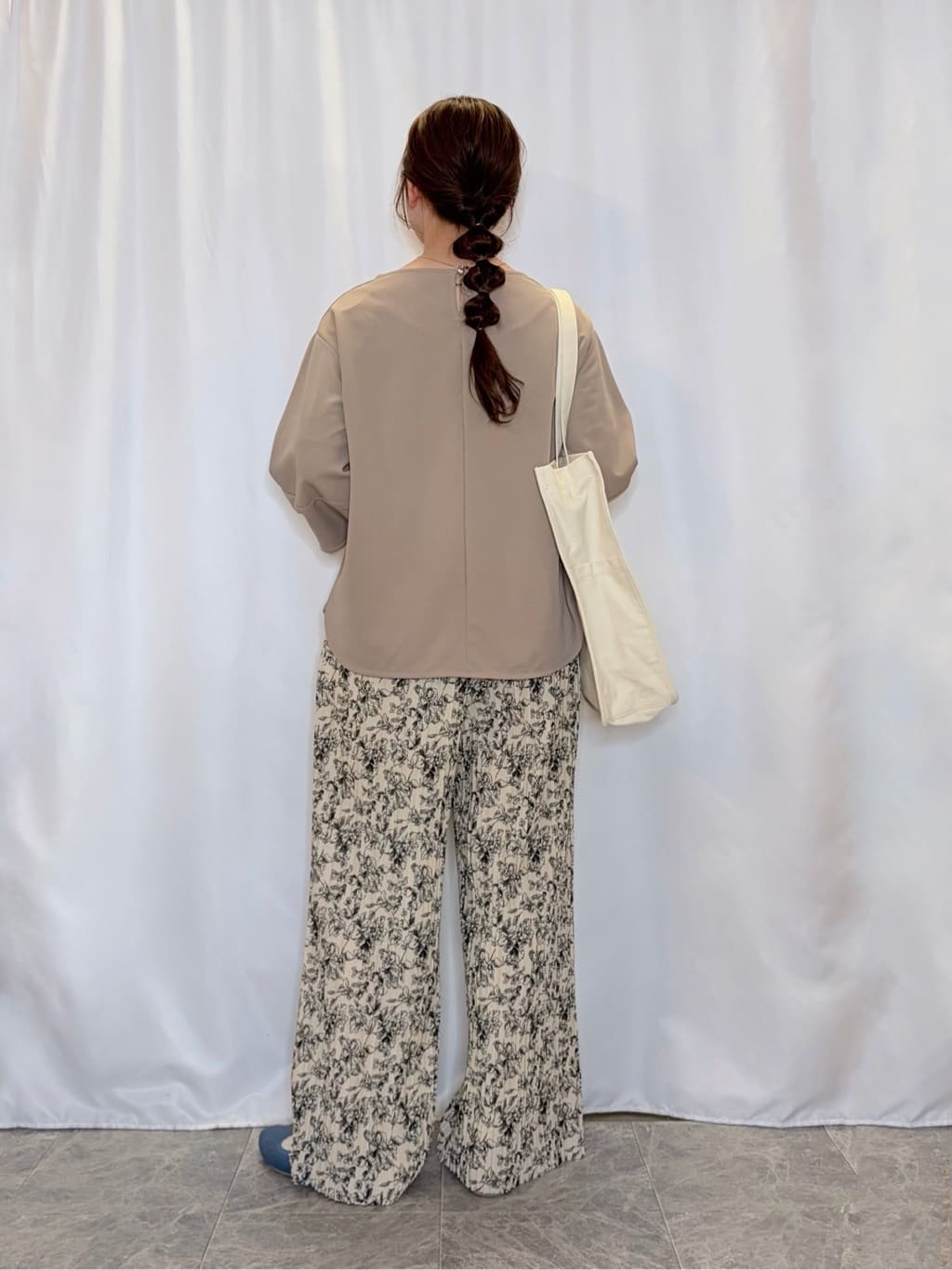 おうめさんの「SHOO･LA･RUE｜【NEW/22.5㎝-24.5㎝】洗えてサラサラ ニットパンプス」を使ったコーディネート