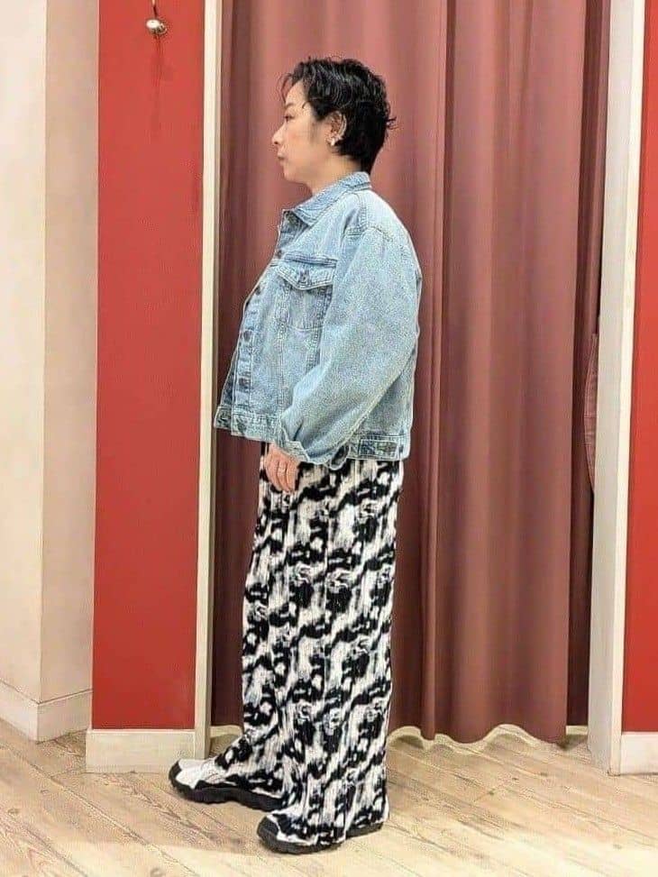 cameさんの「SHOO･LA･RUE｜【S-LL/柄が選べる】ウエストゴムでらくちん 大人プリーツイージーパンツ」を使ったコーディネート