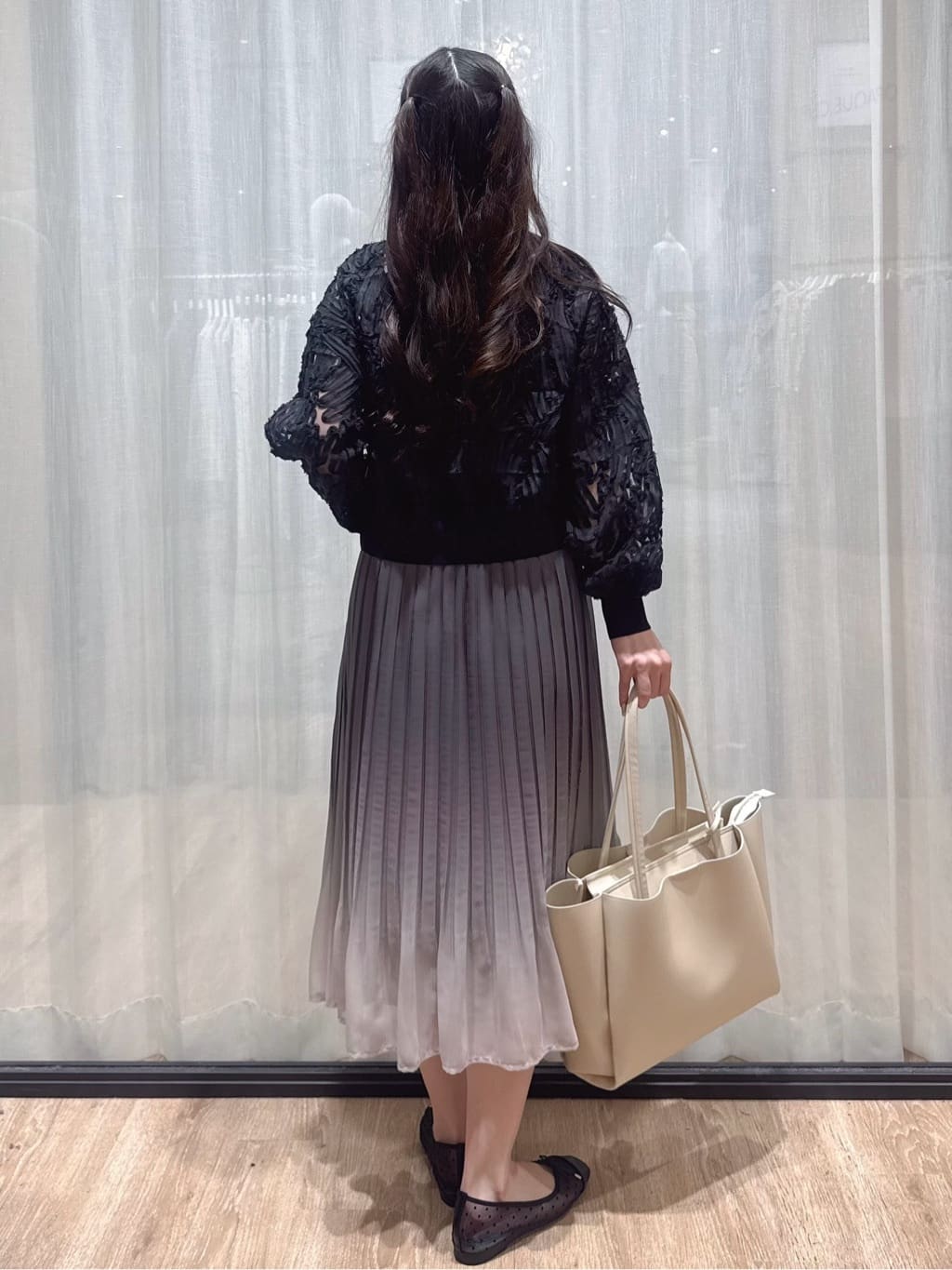 ぞうげさんの「OPAQUE.CLIP｜シアー幾何刺繍カーディガン【洗濯機OK】」を使ったコーディネート