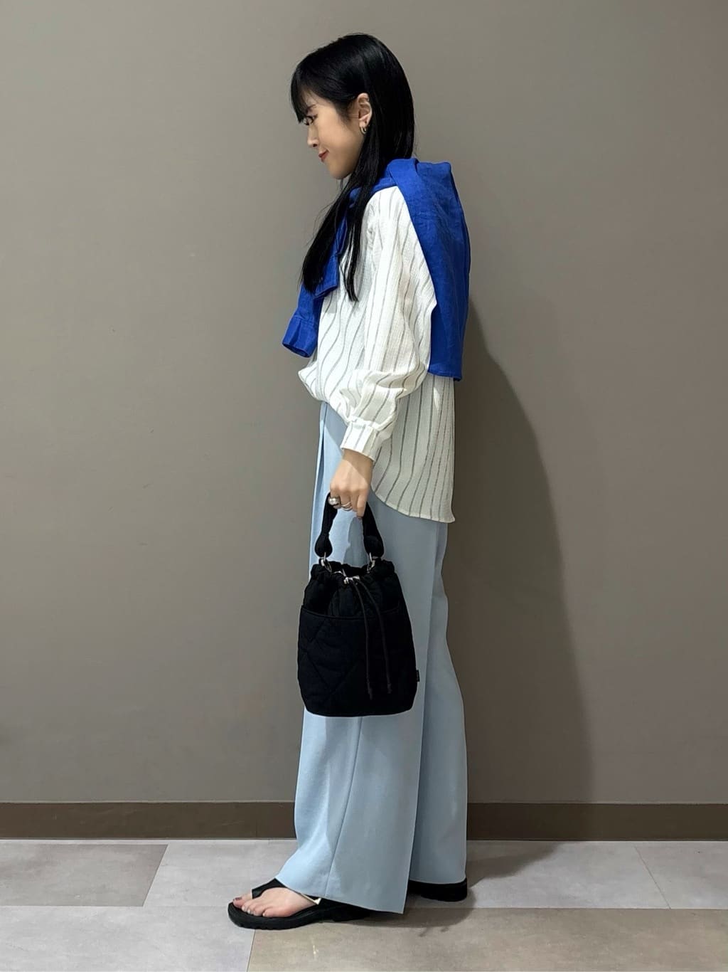 KEIKOさんの「INDIVI｜【接触冷感／2WAY】カシュクールリネンシャツ」を使ったコーディネート