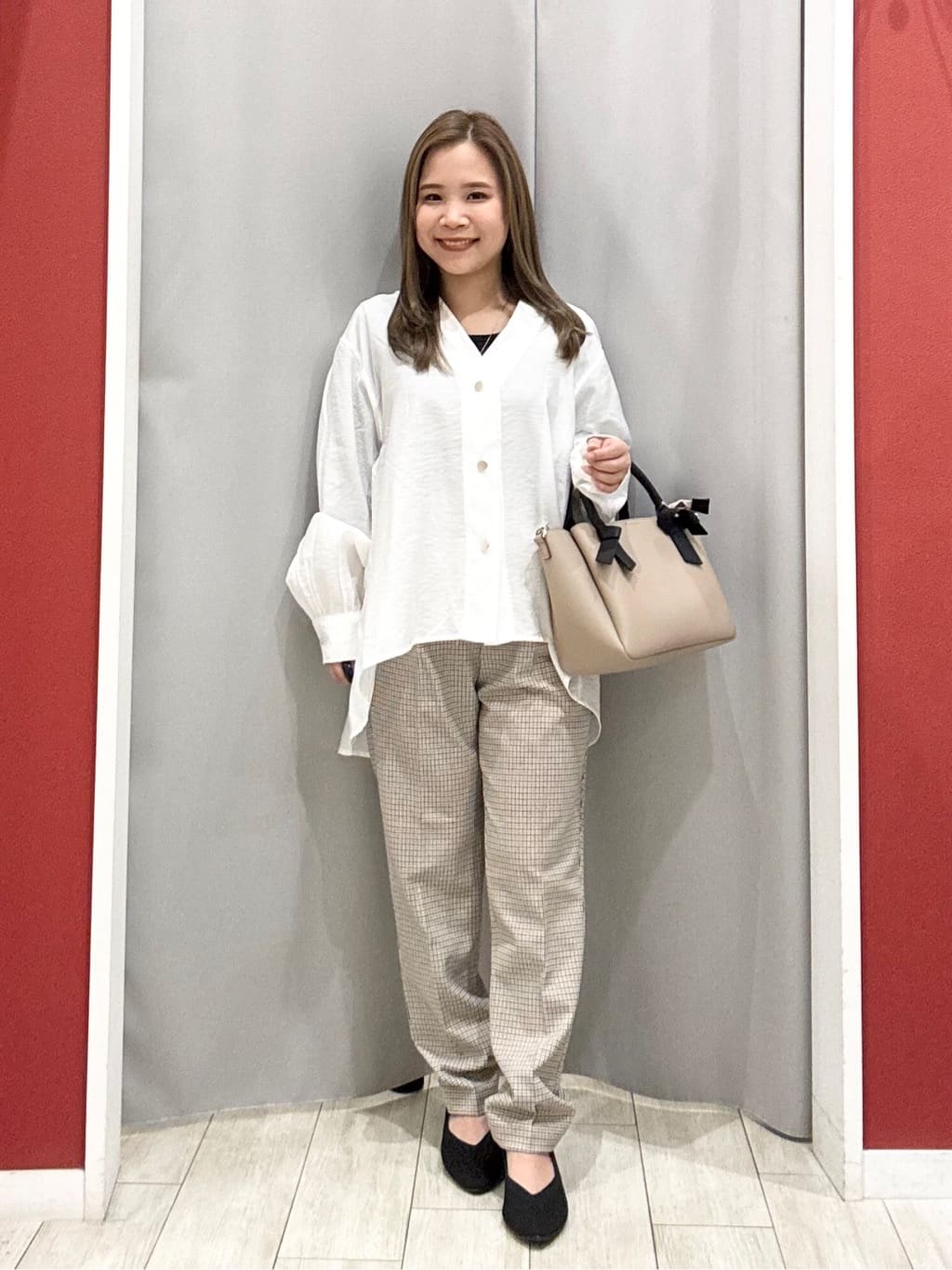 shioさんの「SHOO･LA･RUE｜【S-LL/体型カバー/Aライン】身体のラインを拾いにくい シアーシャツカーディガン」を使ったコーディネート
