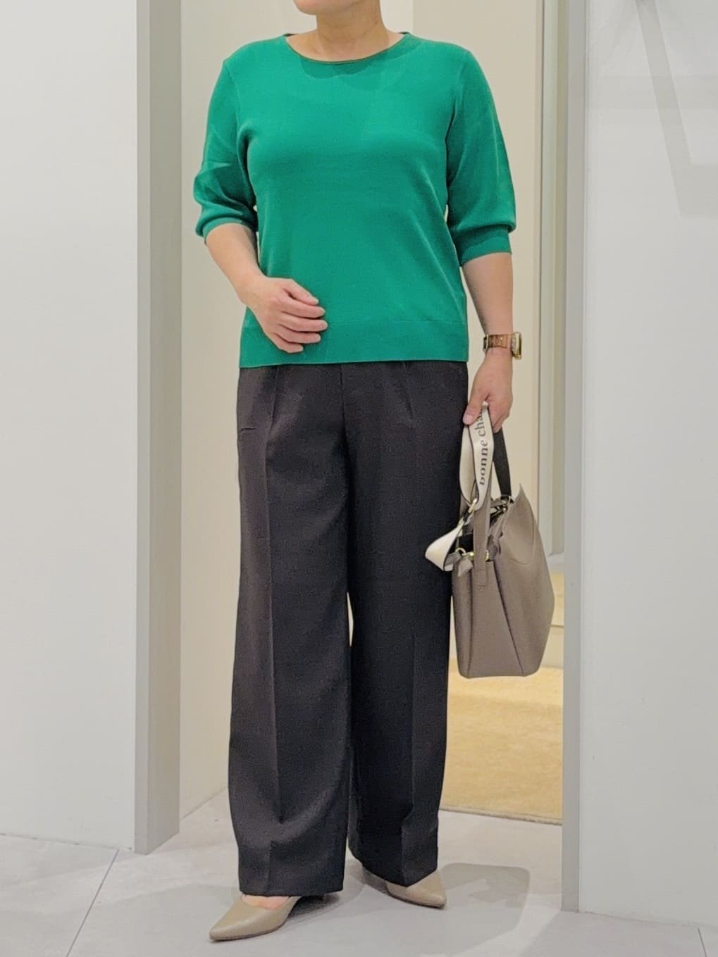 タナさんの「THE SHOP TK｜【S-XL/ひんやりタッチ】美しさ際立つ 6分袖ニット 洗濯機OK/UVケア/毛玉になりにくい」を使ったコーディネート