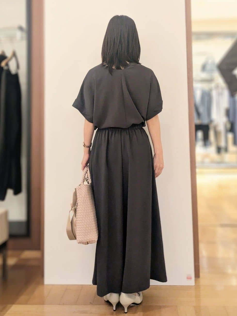 laverさんの「UNTITLED｜【セットアップ可/UVカット/前後2WAY】リラクシーフレンチスリーブブラウス」を使ったコーディネート