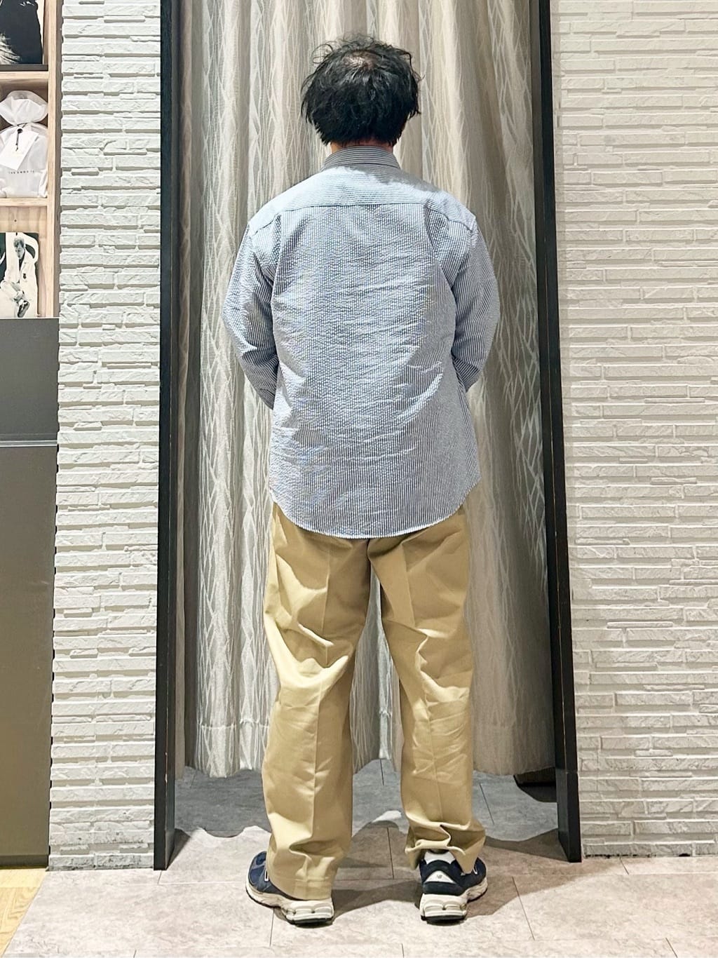 KENJI Iさんの「THE SHOP TK｜【無地だと少し物足りないという方へ】ジオメトリック柄 半袖Tシャツ 洗濯機OK」を使ったコーディネート
