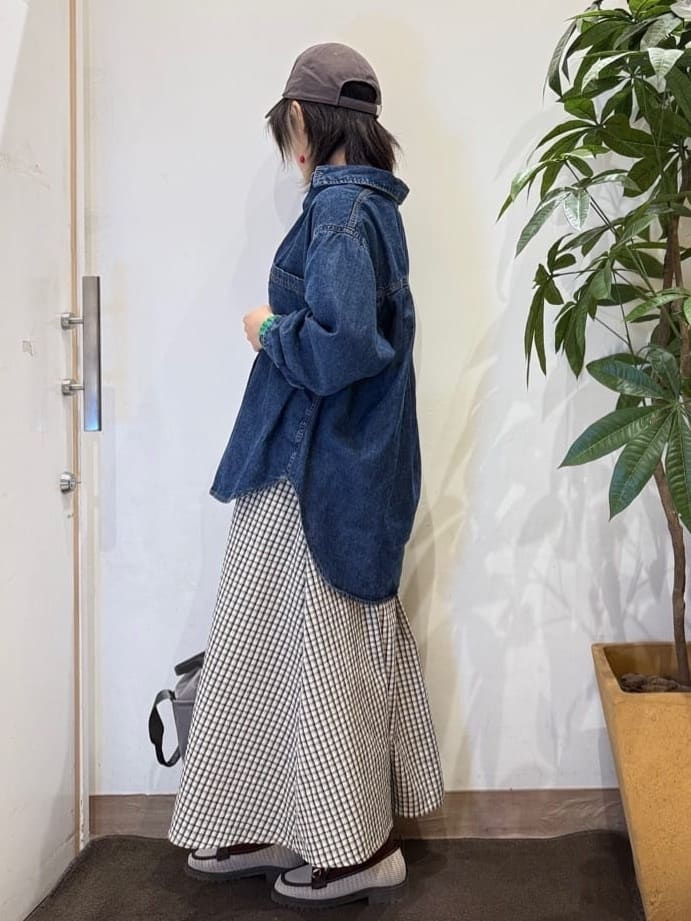 misakiさんの「SHOO･LA･RUE｜【前後2WAY/洗濯機可/S-LL】スクエアネックで小顔効果 ランダムテレコタンクトップ」を使ったコーディネート