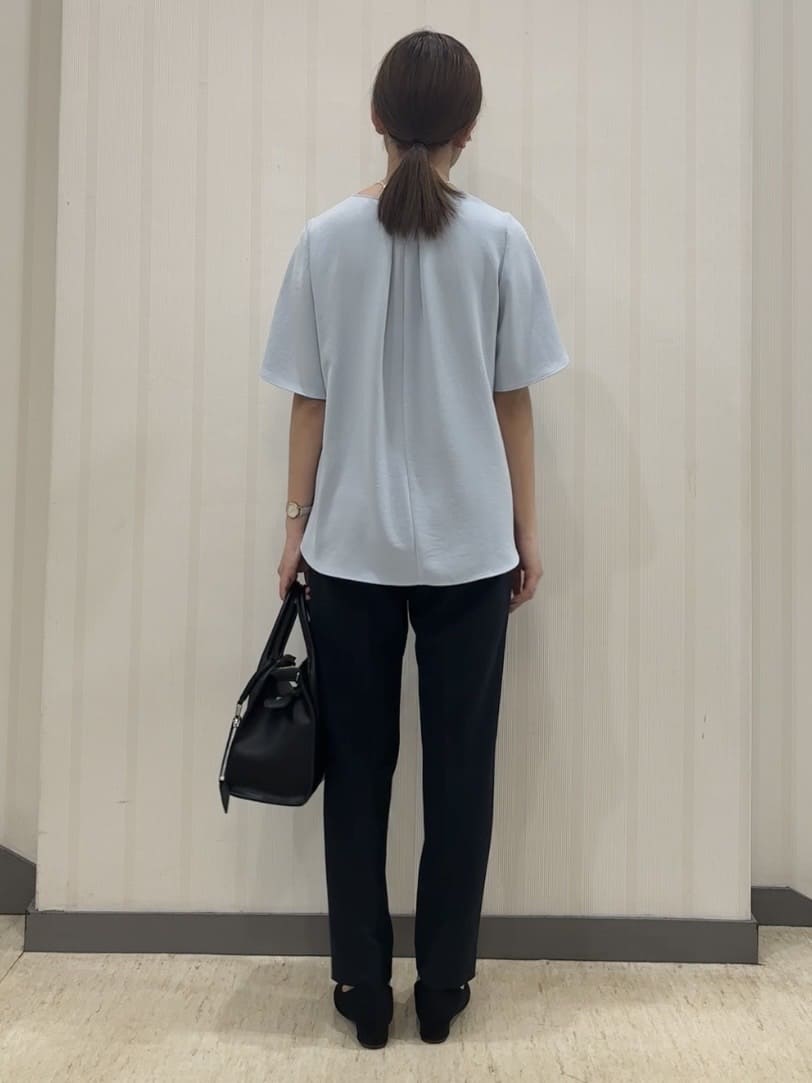 ちひさんの「INDIVI｜【通勤スーツ／洗える】ストレッチタックテーパードパンツ」を使ったコーディネート