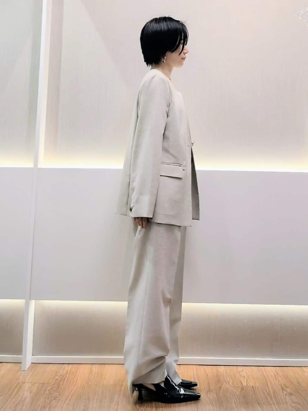 ミズタさんの「UNTITLED｜◆【さらりと快適/セットアップ可/UV/接触冷感】スラブカラーレスジャケット」を使ったコーディネート