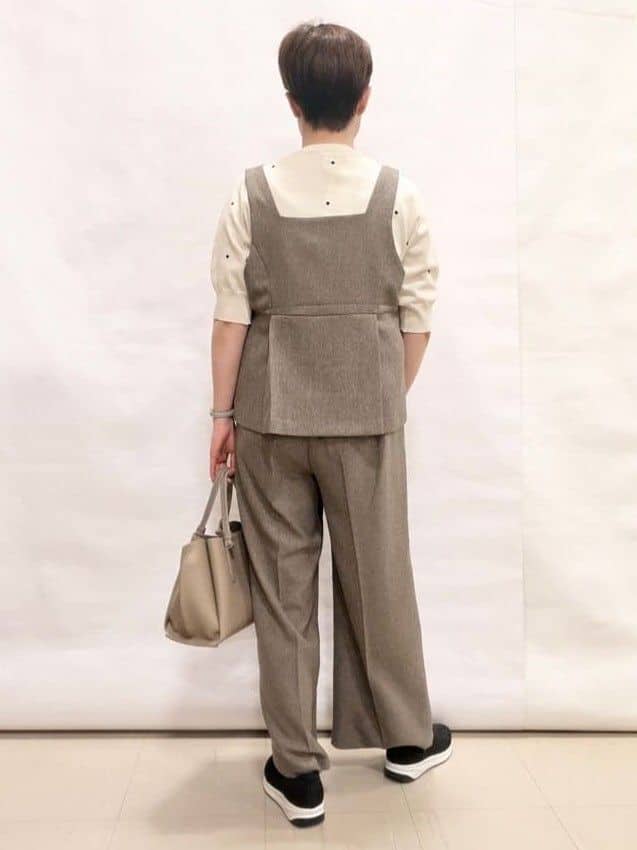 なっちゃんさんの「SHOO･LA･RUE｜【S-LL/二の腕カバー】品よく隠せる ドット刺繍5分袖ニット」を使ったコーディネート