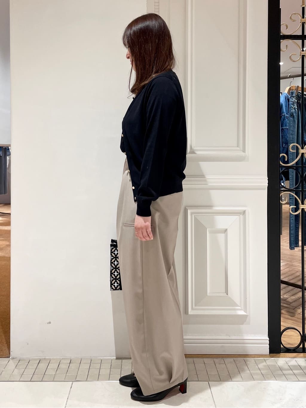 minowaさんの「DRESSTERIOR｜【ウォッシャブル】コットンシルク カーディガン」を使ったコーディネート