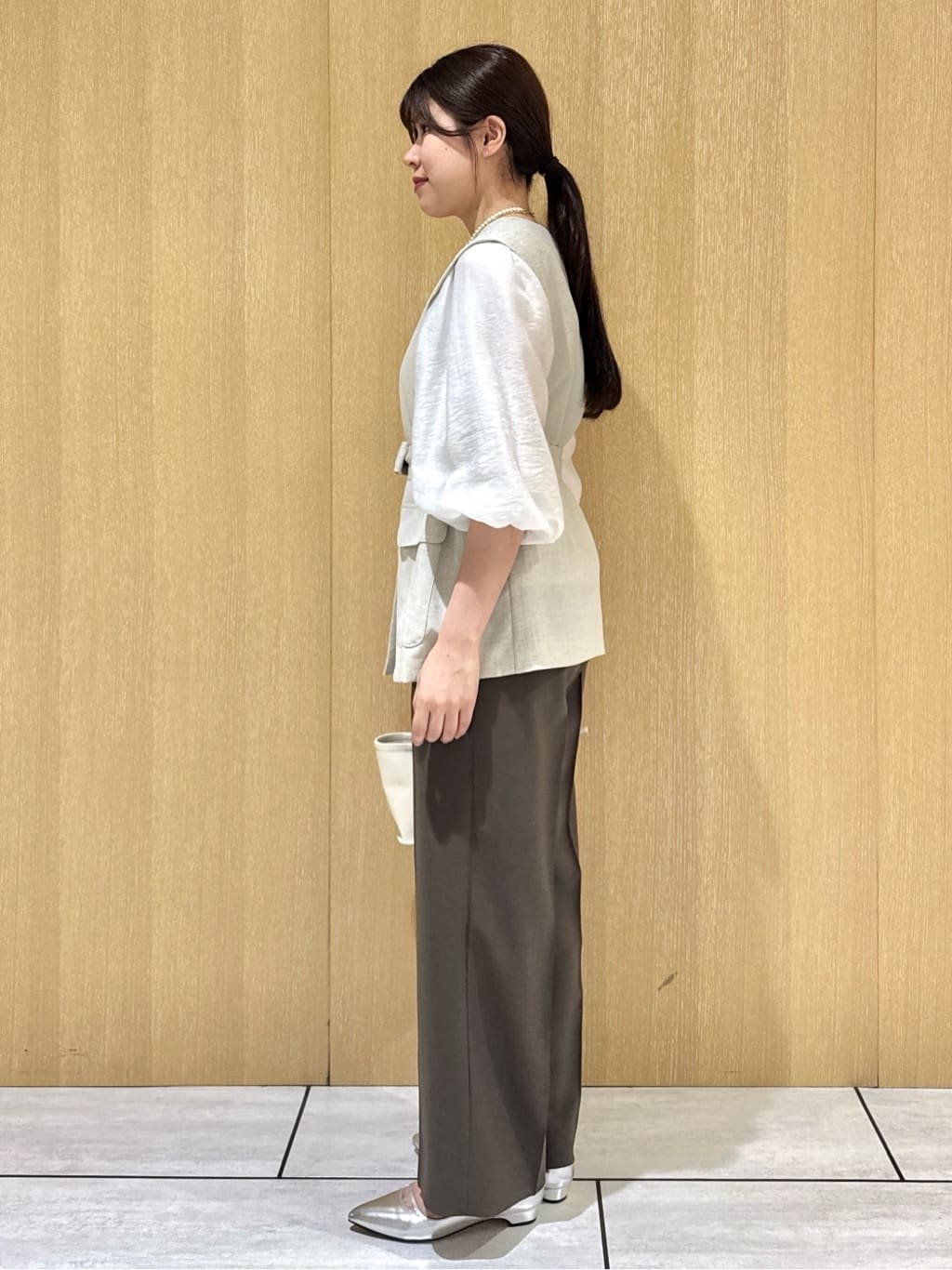 nanaさんの「UNTITLED｜【セットアップ可/UV/接触冷感】スラブキーネックジレ」を使ったコーディネート