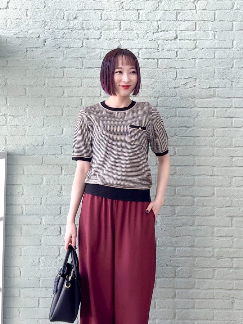 𝐜𝐡𝐢𝐤𝐚さんの「SHOO･LA･RUE｜【着丈選べる/セットアップ可】洗濯後しわになりにくい とろみワイドパンツ」を使ったコーディネート