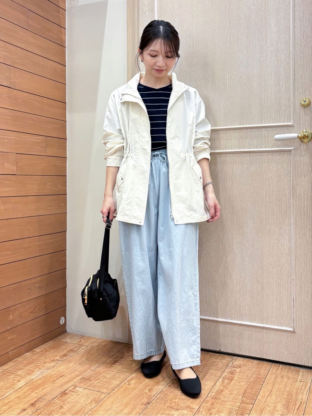 なみさんの「SHOO･LA･RUE｜【防花粉/S-LL】ウエストマークですっきり見え　軽やかスタンドブルゾン」を使ったコーディネート