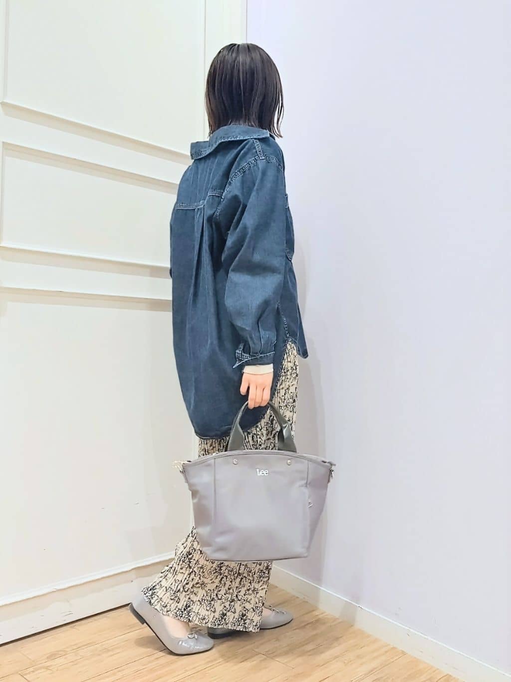 miomioさんの「SHOO･LA･RUE｜【2点セット/洗濯機可/S-LL】こなれ感あるレイヤードスタイルが即完成 シアーカーディガン+ロンT」を使ったコーディネート