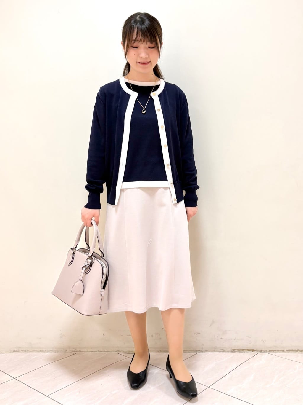 mikiさんの「Reflect｜【アンサンブル可】バイカラーカーディガン」を使ったコーディネート