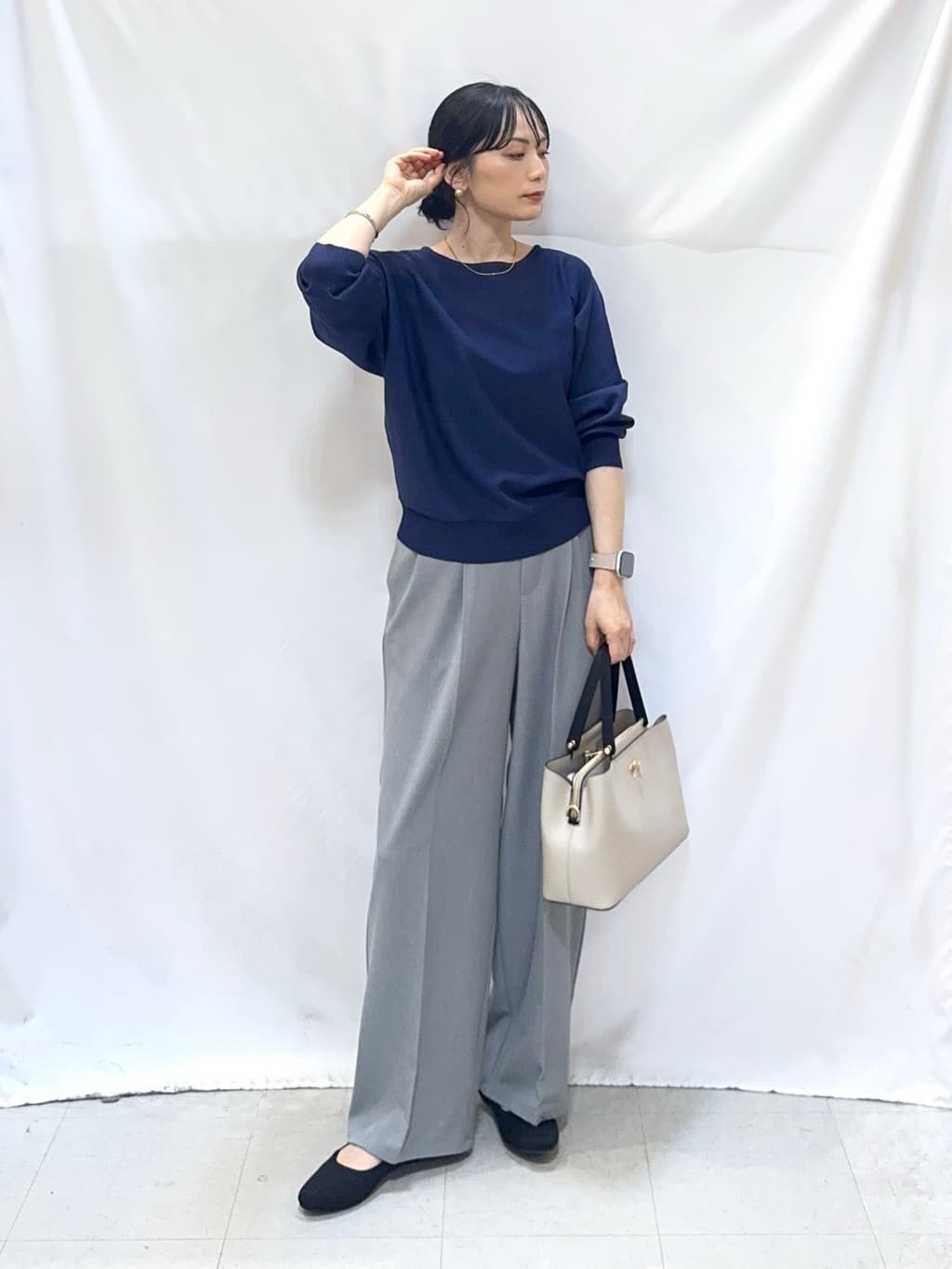 𝐇𝐢𝐫𝐨𝐦𝐢さんの「SHOO･LA･RUE｜【洗濯機可/S-LL】さらりと軽やか インせず着られる すっきり見えドルマンニット」を使ったコーディネート