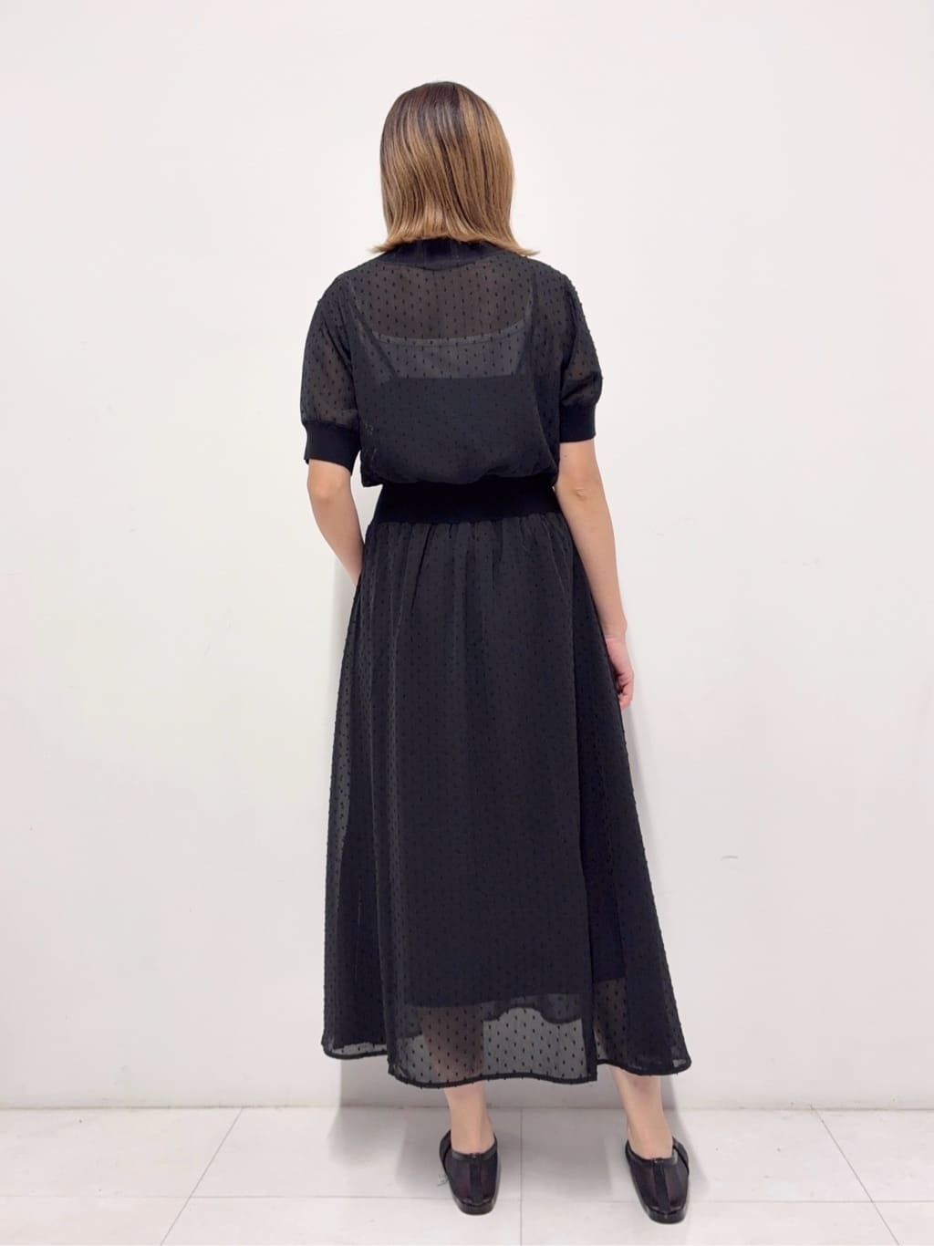 Nishijimaさんの「DRESSTERIOR｜オーバーラップサークル スモールニットトートバッグ」を使ったコーディネート