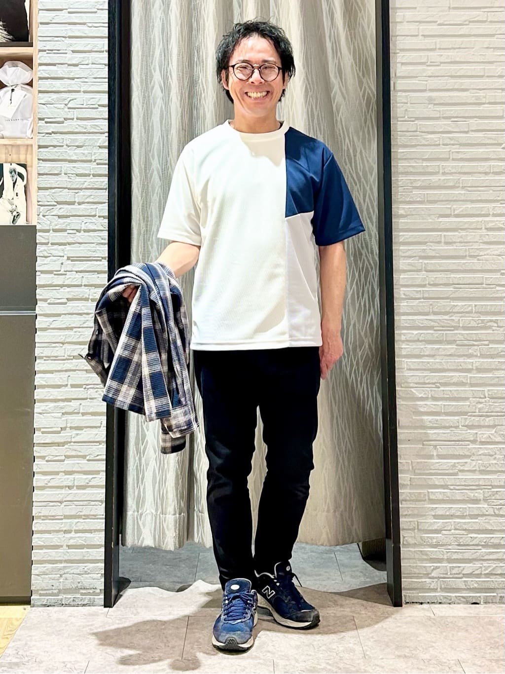 KENJI Iさんの「THE SHOP TK｜【一枚で着映える】パターンブロッキング 半袖Tシャツ 洗濯機OK」を使ったコーディネート