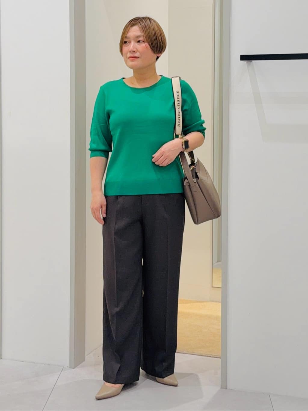 タナさんの「THE SHOP TK｜【S-XL/ひんやりタッチ】美しさ際立つ 6分袖ニット 洗濯機OK/UVケア/毛玉になりにくい」を使ったコーディネート