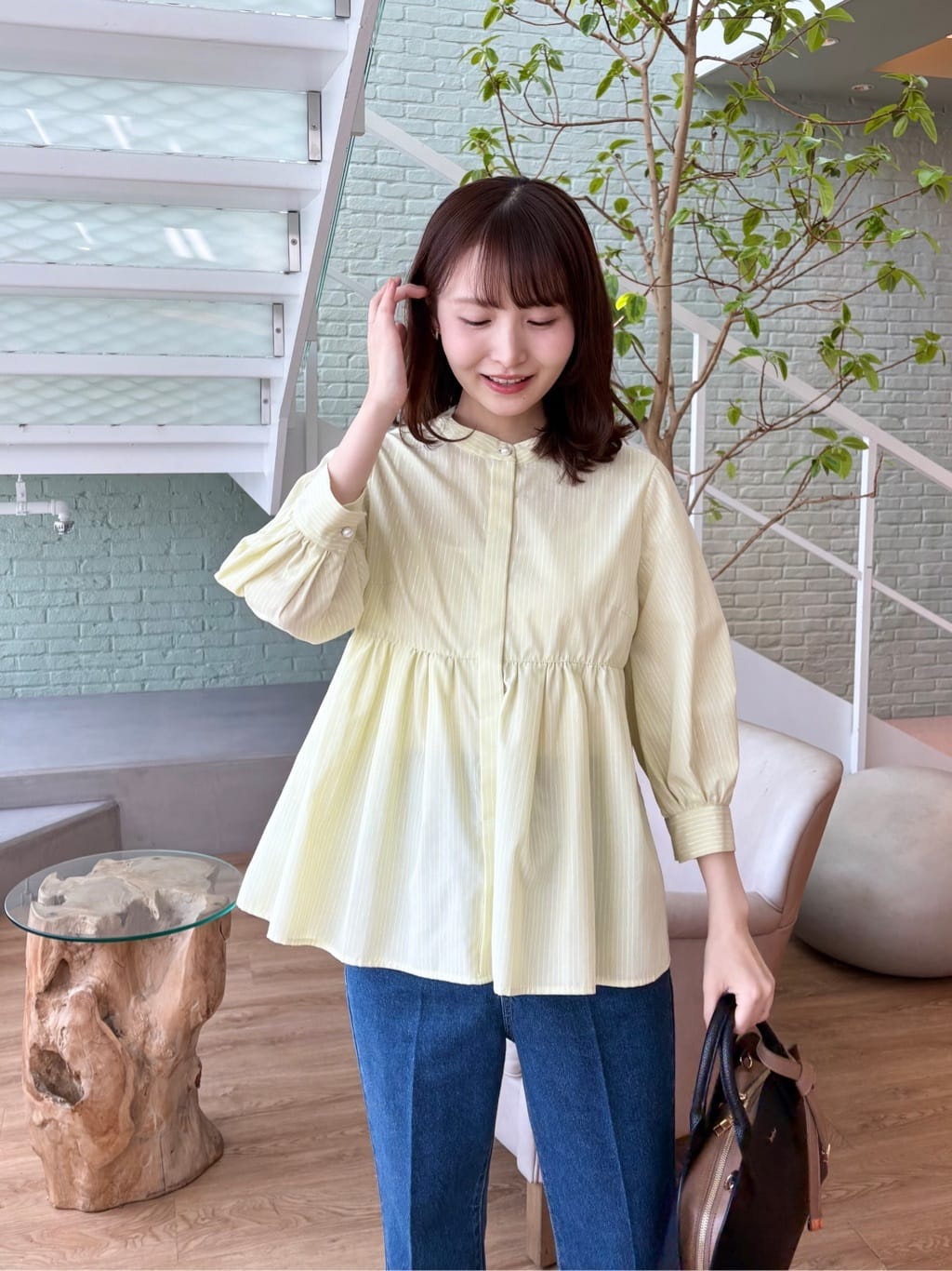 みさかさんの「index｜ペプラムブラウス／ボウタイ取り外し可【洗濯機OK／イージーアイロン／防シワ】《XS～LL／8col》」を使ったコーディネート