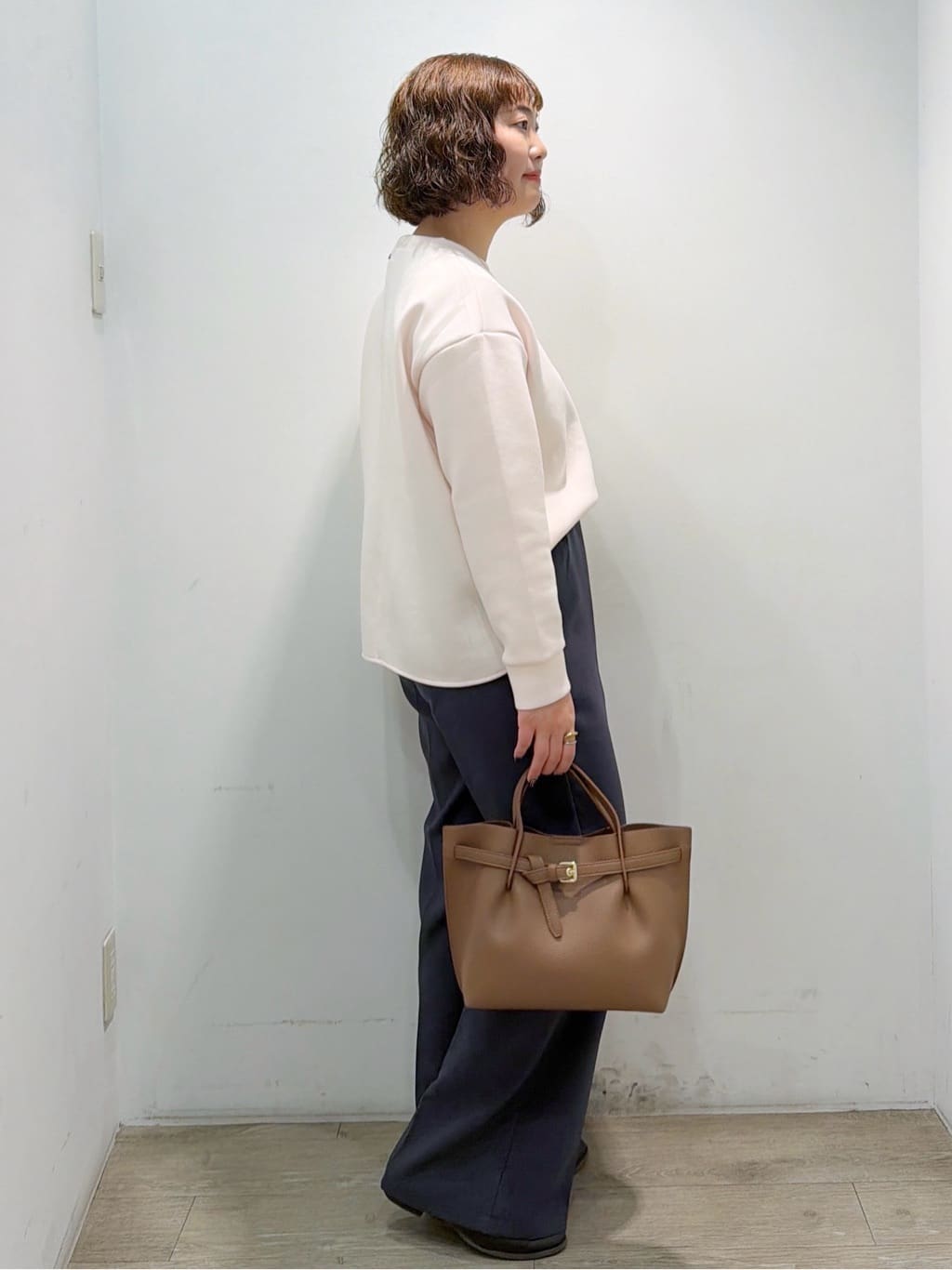 sumicaさんの「OPAQUE.CLIP｜リラクシーボリュームスリーブトップス【洗濯機OK】」を使ったコーディネート