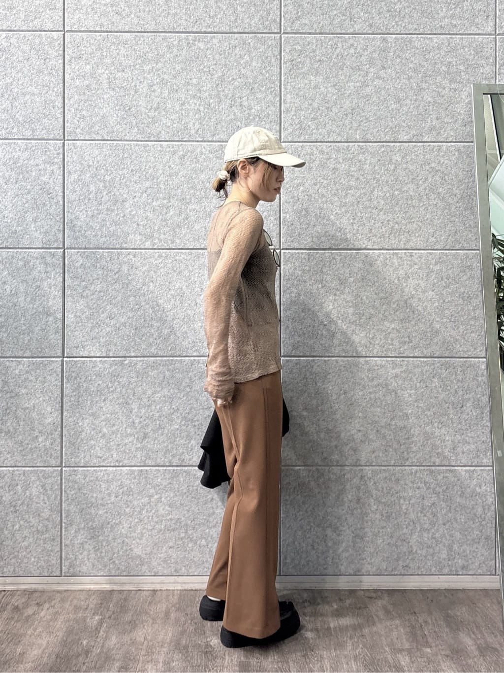 kotakiさんの「INDIVI｜スリットフレアスキニーパンツ」を使ったコーディネート