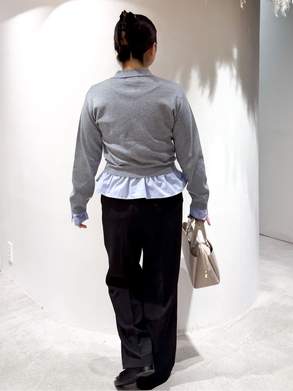 かりんさんの「OPAQUE.CLIP｜ポロ衿シャツドッキングニット【洗濯機OK】」を使ったコーディネート
