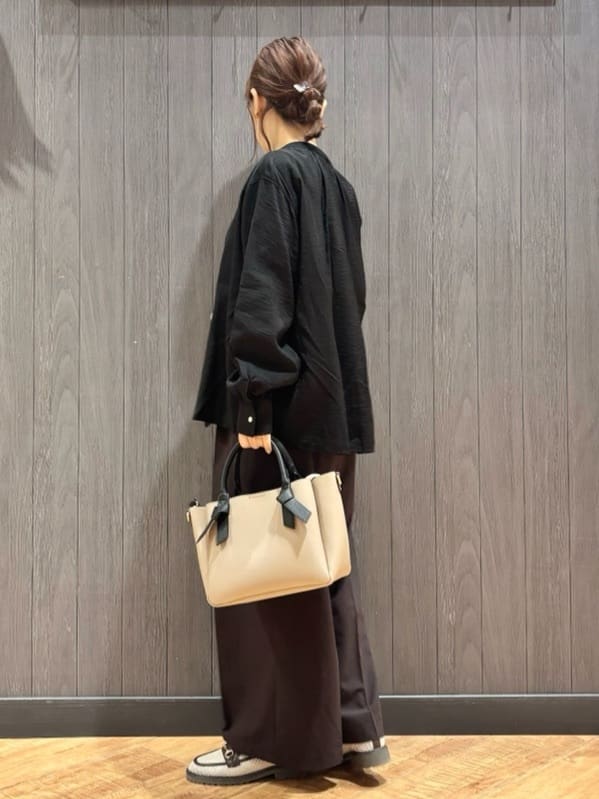 meiさんの「SHOO･LA･RUE｜【S-LL/二の腕カバー】品よく隠せる ドット刺繍5分袖ニット」を使ったコーディネート